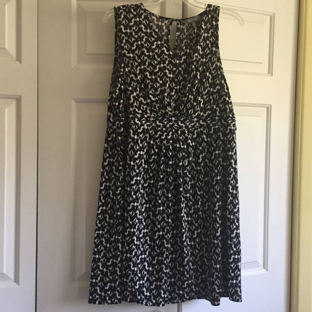 EUC black and white dress